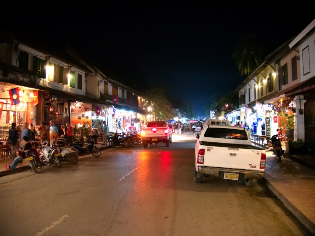 LuangPrabang_SisavangvongRoad