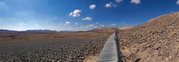 MakteshRamon_WalkwayCarpenter