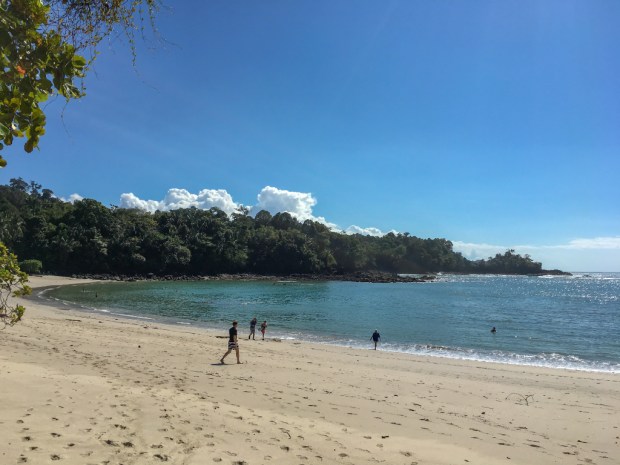ManuelAntonio_Beach